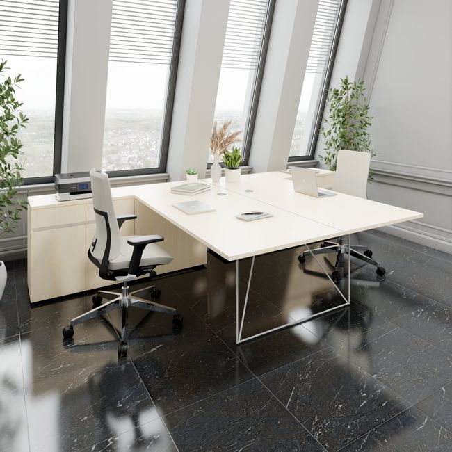 AIR DUO Team-Schreibtisch mit Sideboards | 1600 - 2000 x 3200 mm, elektrifiziert, Ahorn