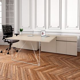 AIR DUO Team-Schreibtisch mit Sideboards | 1600 - 2000 x 3200 mm, elektrifiziert, Ahorn