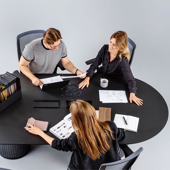 PARTHOS Konferenztisch | 6-12 Sitzplätze, optionale Stromversorgung