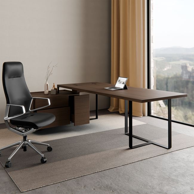 PLANA Chefschreibtisch | 2040-2440 x 750 mm, integriertes Lowboard