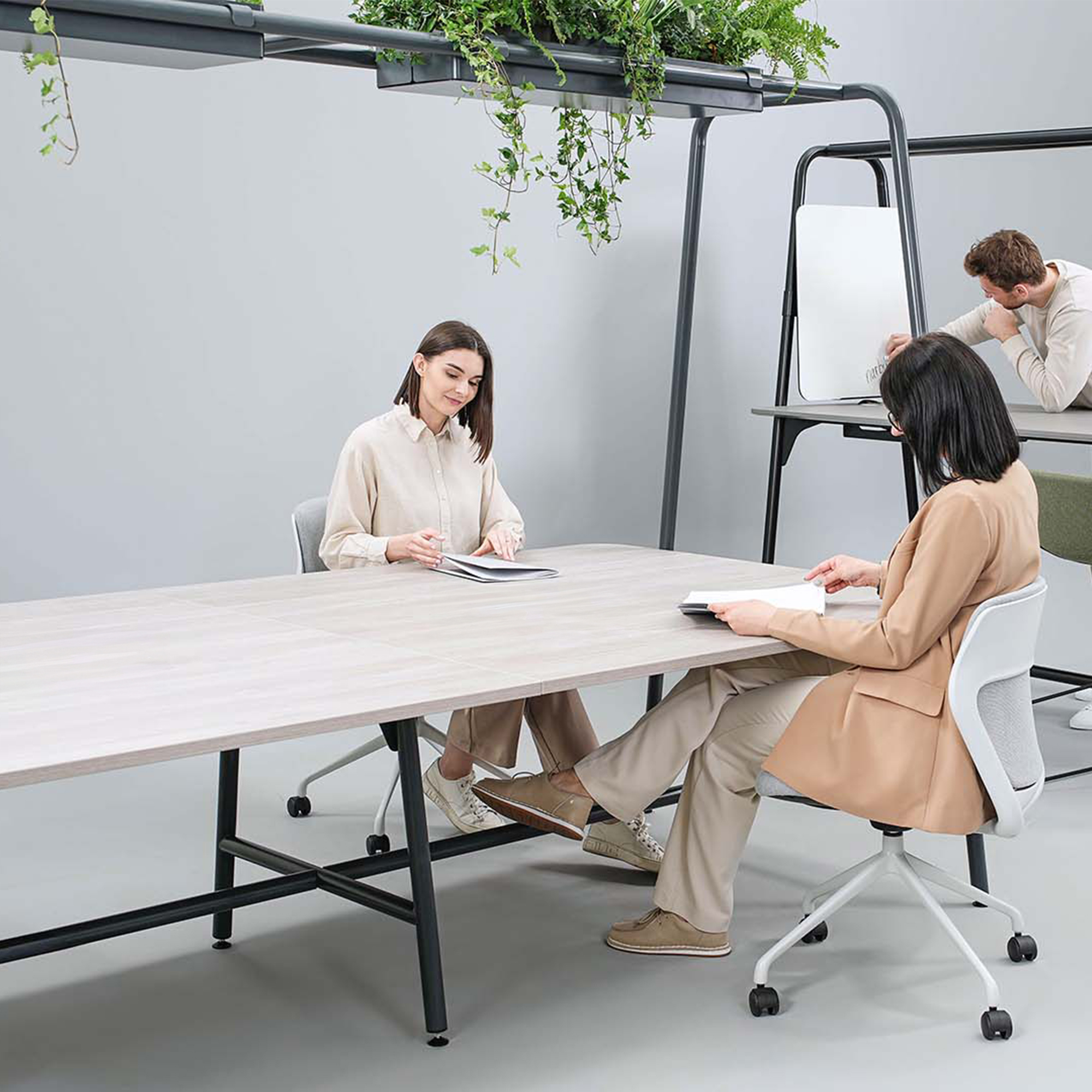 Round multipurpose table | 2400 - 2800 x 740 - 1050 mm, white - 14 Main Image
