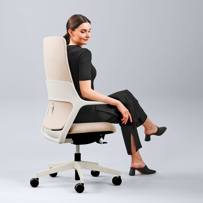 OFY Bürodrehstuhl | Synchronmechanik, 3D-Armlehnen, hohe Rückenlehne