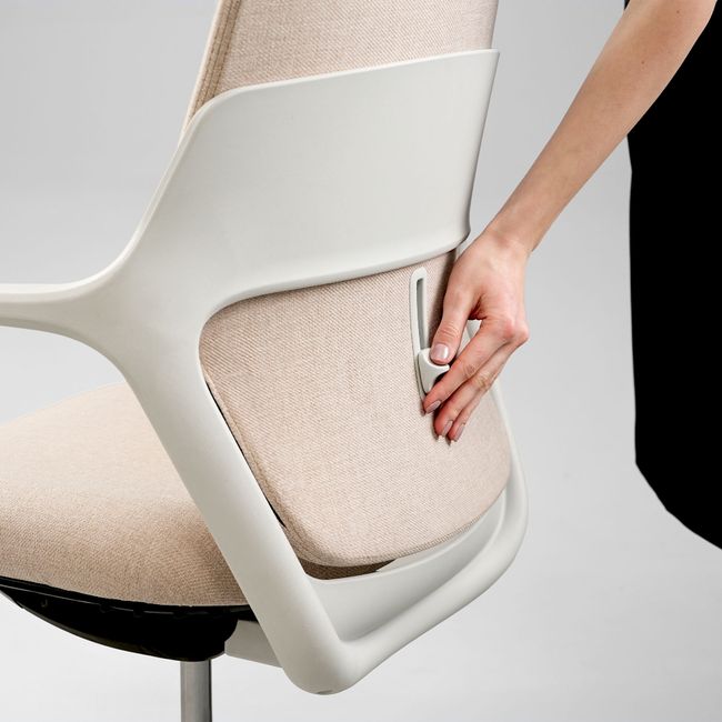 OFY Bürodrehstuhl | Synchronmechanik, 3D-Armlehnen, hohe Rückenlehne