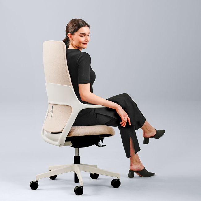 OFY Bürodrehstuhl | Synchronmechanik, 3D-Armlehnen, hohe Rückenlehne