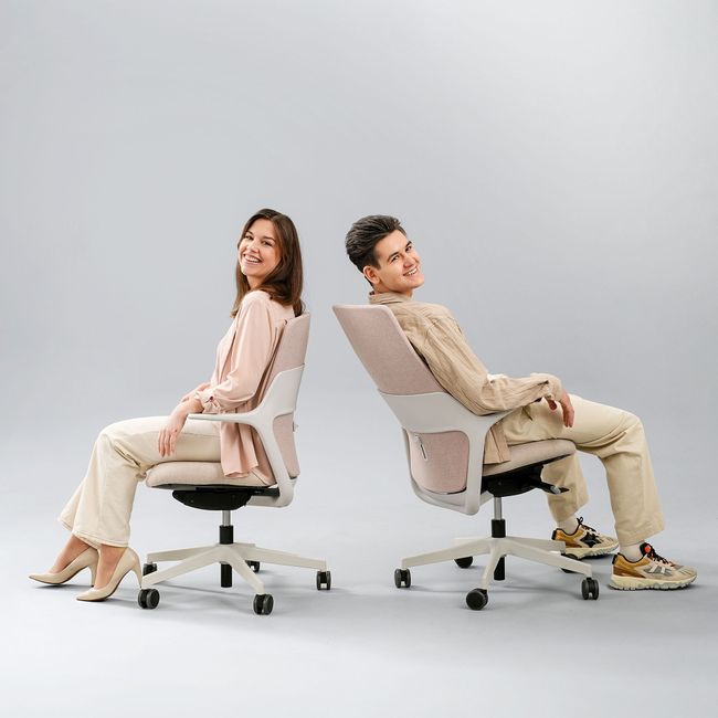 OFY Bürodrehstuhl | Synchronmechanik, 3D-Armlehnen, hohe Rückenlehne