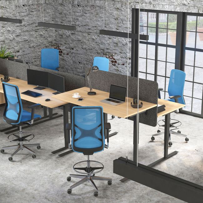 WIND Counterstuhl rollbar | Fußstütze, Netzrücken, hohe Rückenlehne