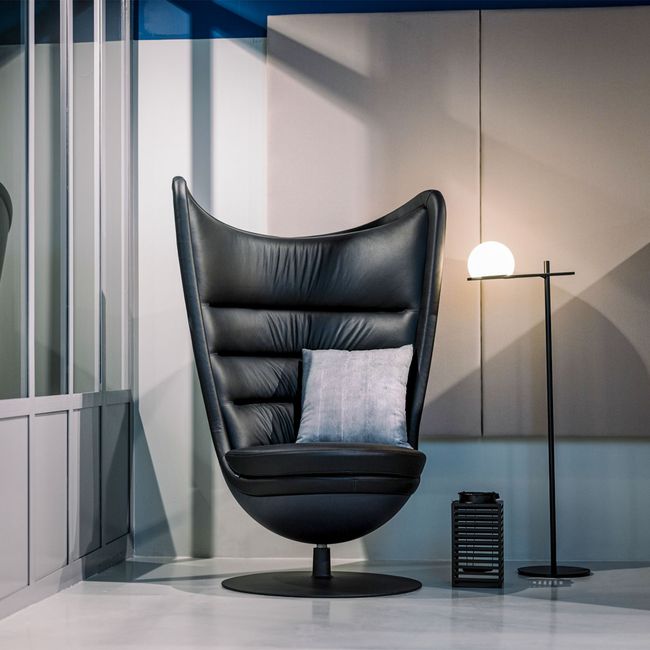 CAVE Lounge-Sessel | Tellerfuß, hohe Rückenlehne