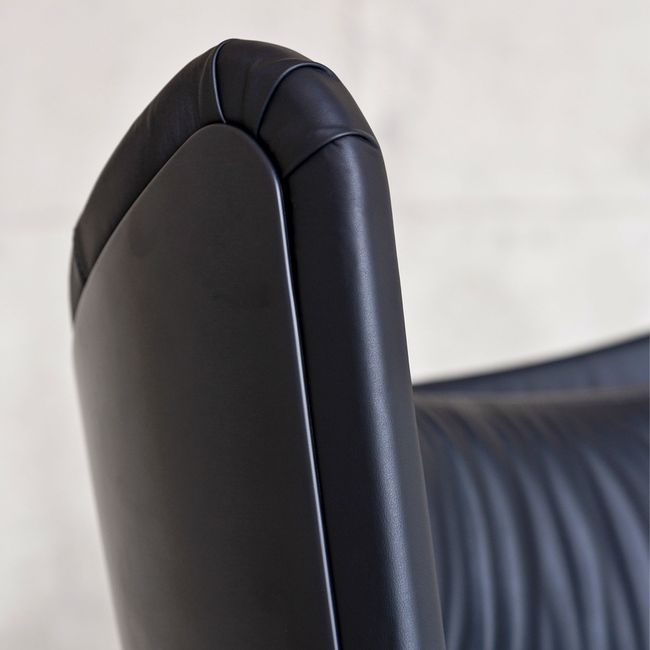 CAVE Lounge-Sessel | Tellerfuß, hohe Rückenlehne