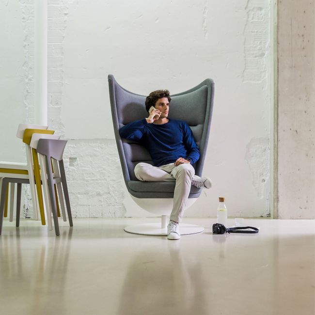 CAVE Lounge-Sessel | Tellerfuß, hohe Rückenlehne