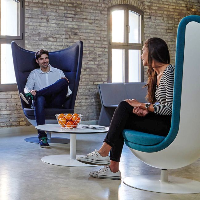 CAVE Lounge-Sessel | Tellerfuß, hohe Rückenlehne