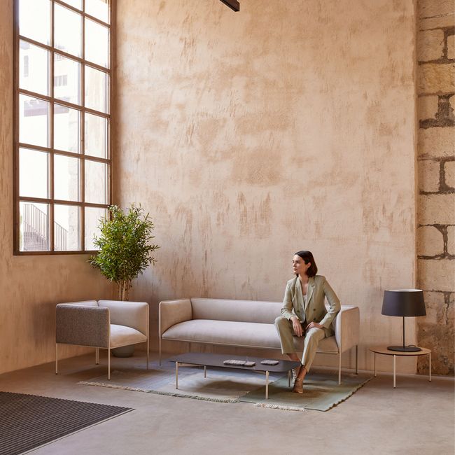 MITEA Lounge-Sessel | 4-Fuß-Gestell, feste Armlehnen