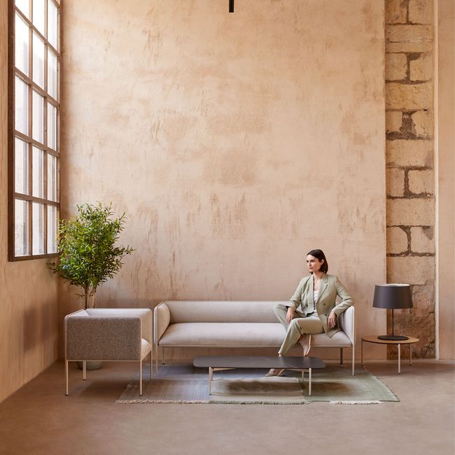 MITEA Lounge-Sessel | 4-Fuß-Gestell, feste Armlehnen