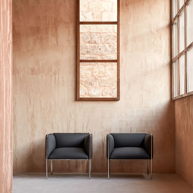 MITEA Lounge-Sessel | 4-Fuß-Gestell, feste Armlehnen