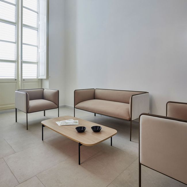 MITEA Lounge-Sessel | 4-Fuß-Gestell, feste Armlehnen