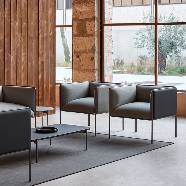 MITEA Lounge-Sessel | 4-Fuß-Gestell, feste Armlehnen