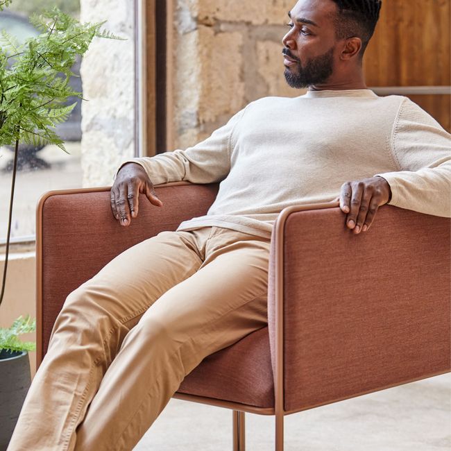 MITEA Lounge-Sessel | 4-Fuß-Gestell, feste Armlehnen