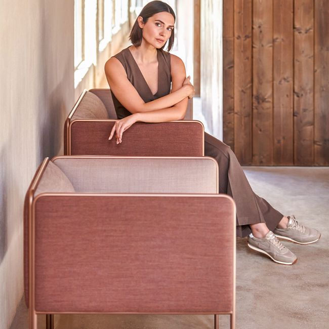 MITEA Lounge-Sessel | 4-Fuß-Gestell, feste Armlehnen