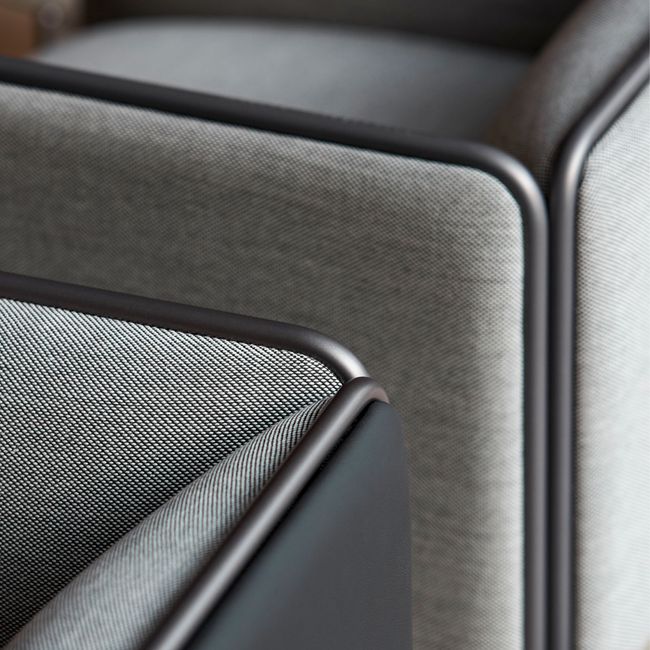 MITEA Sofa | 4-Fuß-Gestell, feste Armlehnen, 2- oder 3-Sitzer