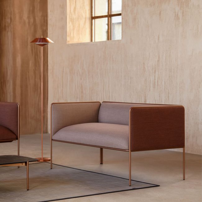 MITEA Sofa | 4-Fuß-Gestell, feste Armlehnen, 2- oder 3-Sitzer