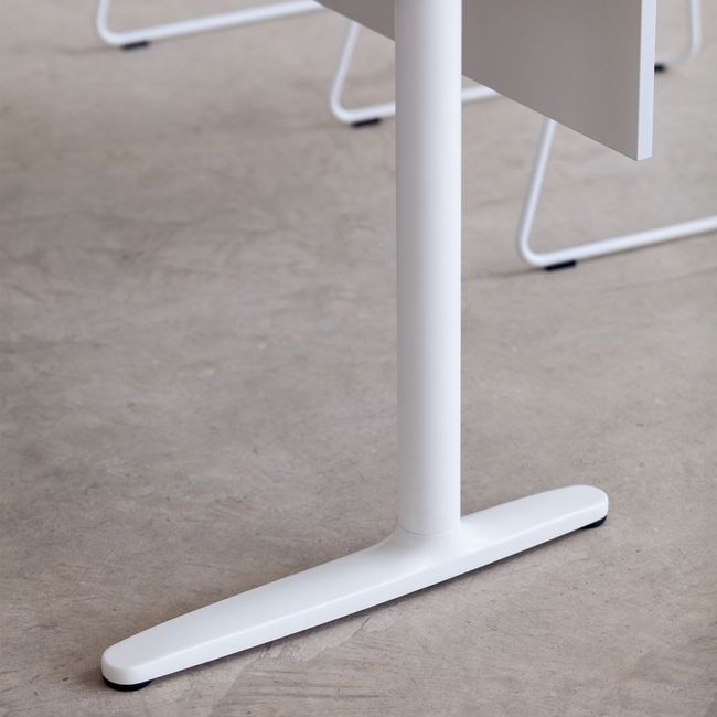 SKILL Schreibtisch | 1380-2100 x 740 mm, optional Kabelklappe, Kabelkanal und Kniesichtblende