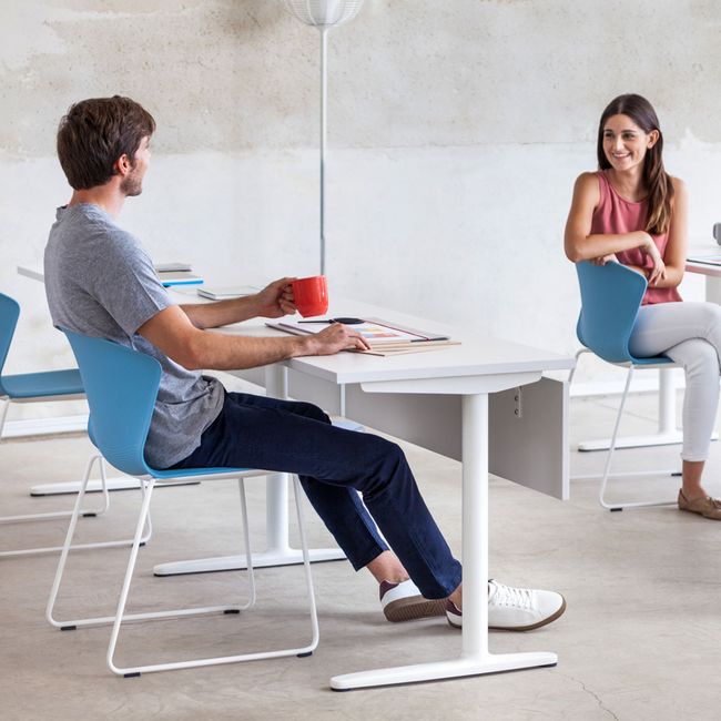 SKILL Schreibtisch | 1380-2100 x 740 mm, optional Kabelklappe, Kabelkanal und Kniesichtblende