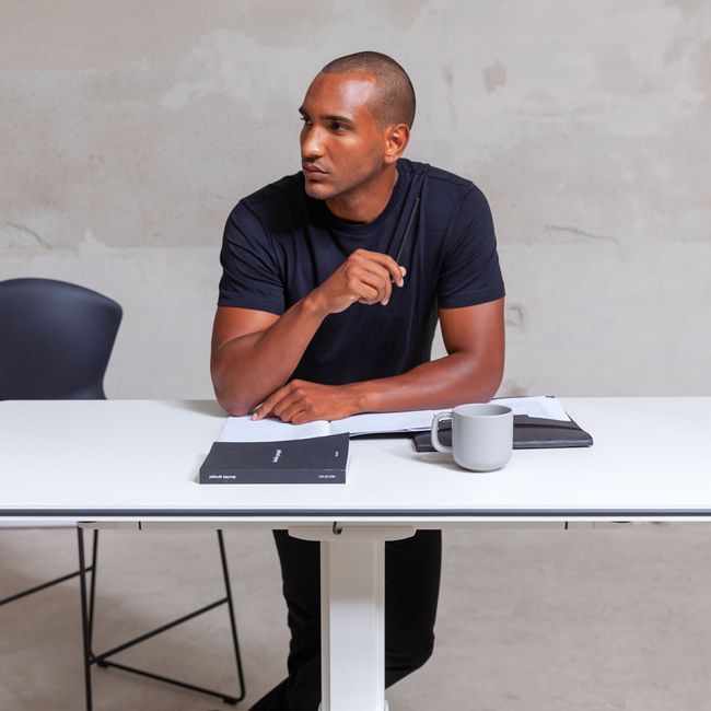 SKILL Schreibtisch | 670-1600 x 740-104 mm, klappbar, stapelbar, manuell höhenverstellbar