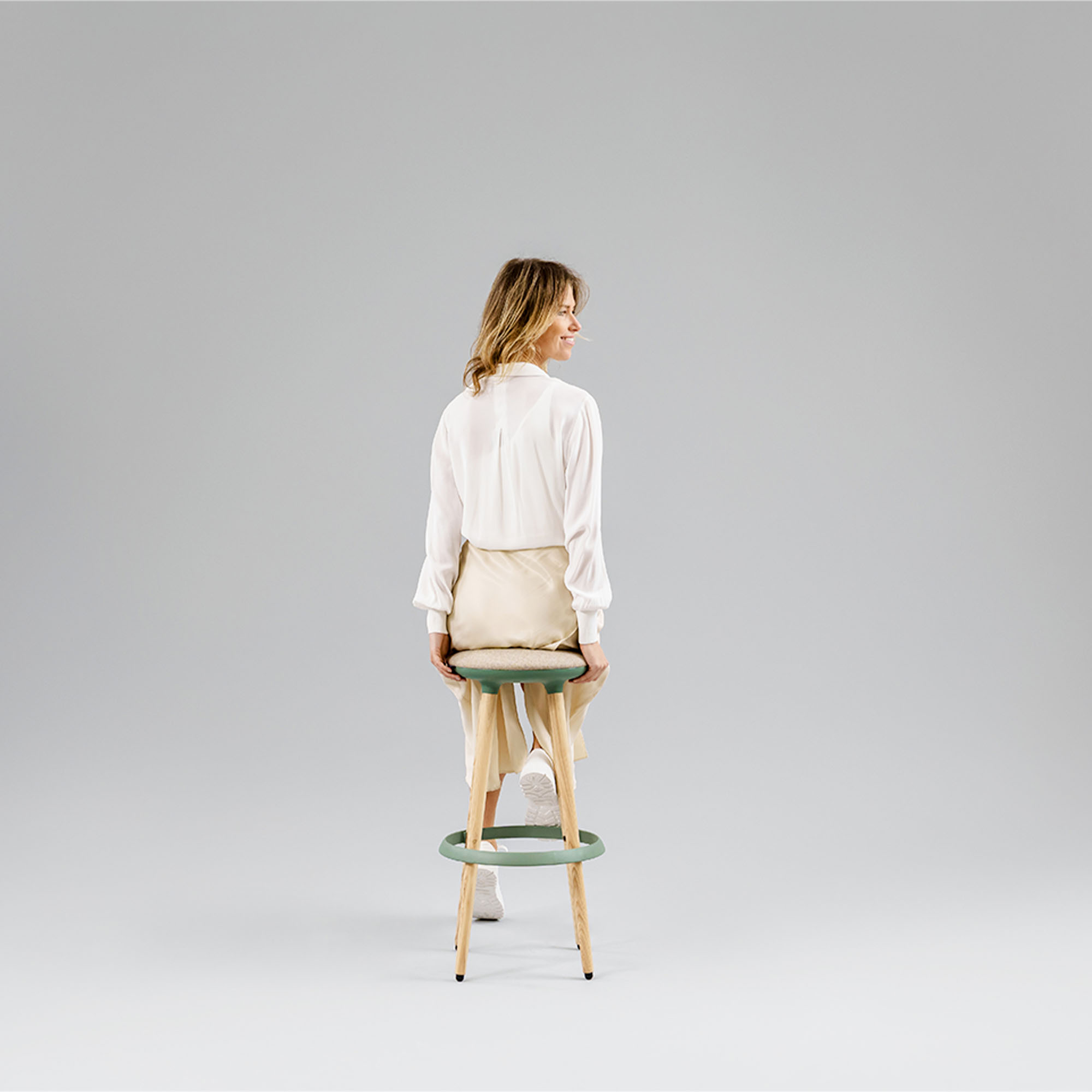 CANNIE Sitzhocker | Sitzhöhe 500 – 790 mm, Massivholz-Gestell - 12 Main Image