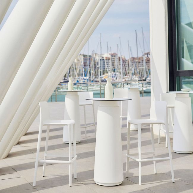 DORIA Hochtisch | 600-1000 mm, rund oder quadratisch, Säule