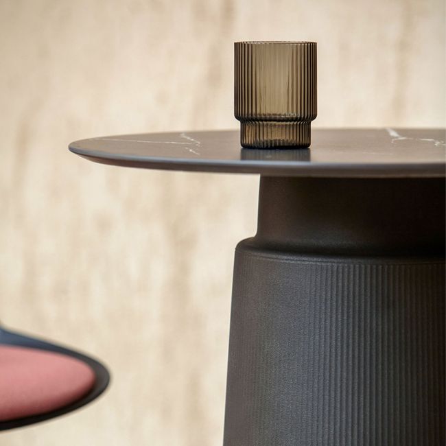 DORIA Hochtisch | 600-1000 mm, rund oder quadratisch, Säule