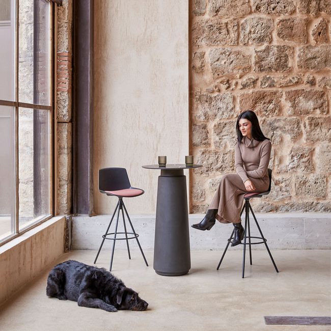 DORIA Hochtisch | 600-1000 mm, rund oder quadratisch, Säule