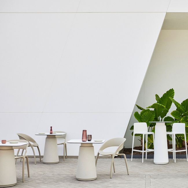 DORIA Besprechungstisch | 700-1000 mm, rund oder rechteckig, Säule Ø 400 mm