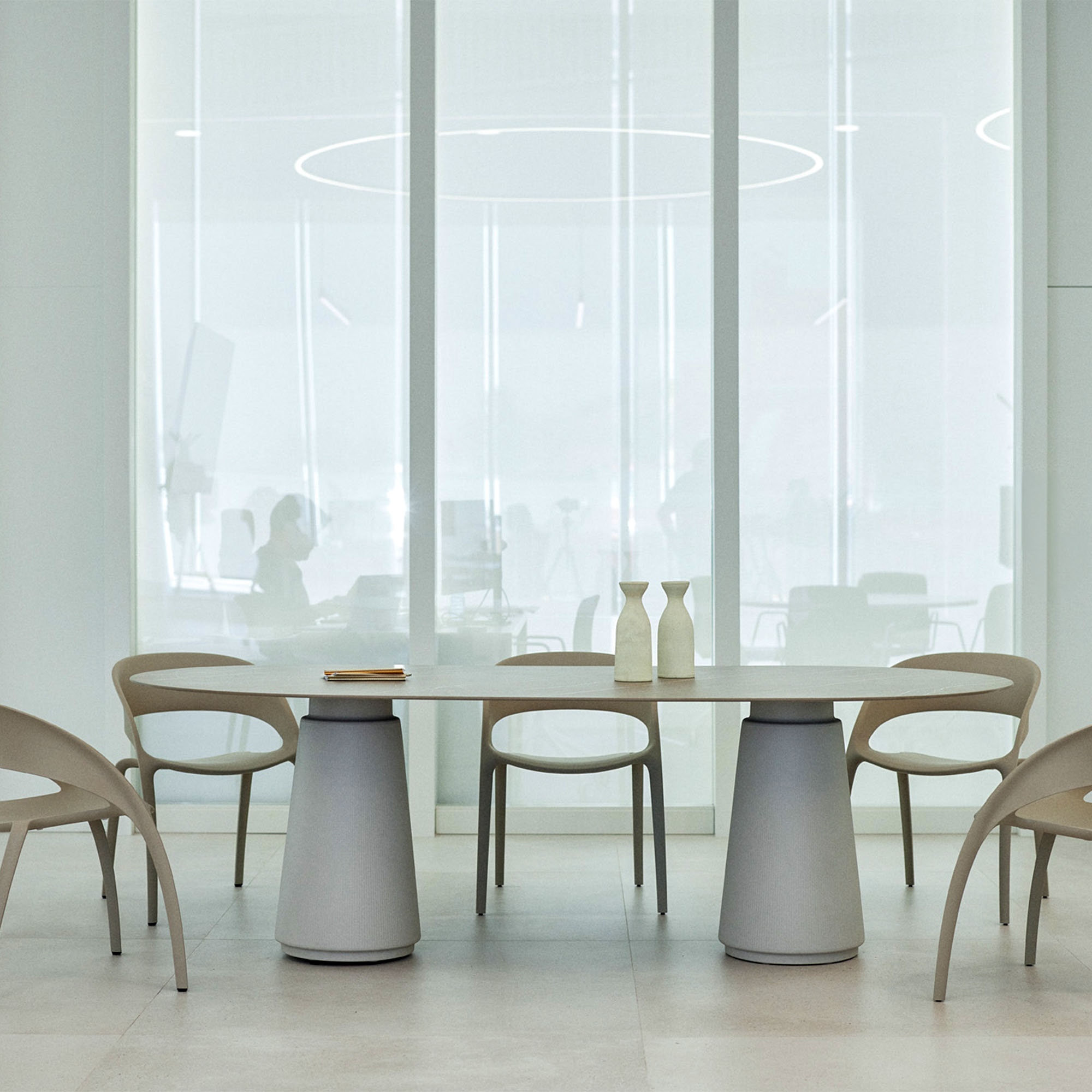 DORIA Konferenztisch | 2200-4140 mm, oval, Säule - 8 Main Image
