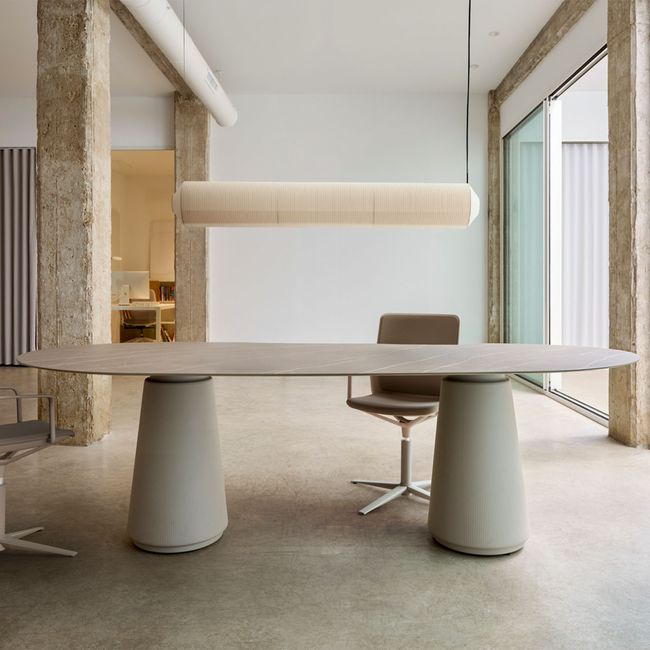 DORIA Konferenztisch | 2400 x 1200 mm, oval, Säule