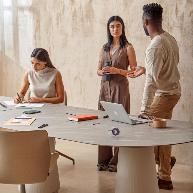 DORIA Konferenztisch | 2400 x 1200 mm, oval, Säule