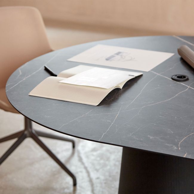 DORIA Konferenztisch | 2400 x 1200 mm, oval, Säule