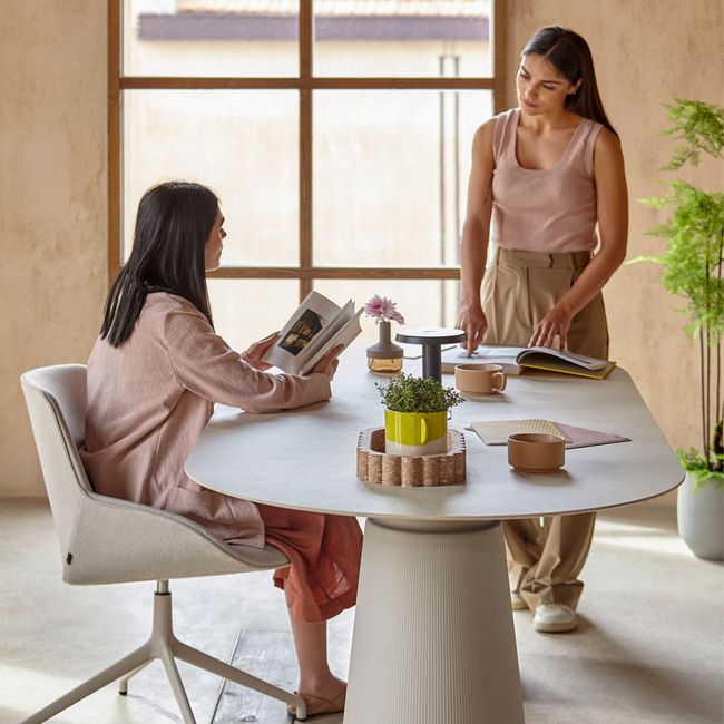 DORIA Konferenztisch | 2400 x 1200 mm, oval, Säule