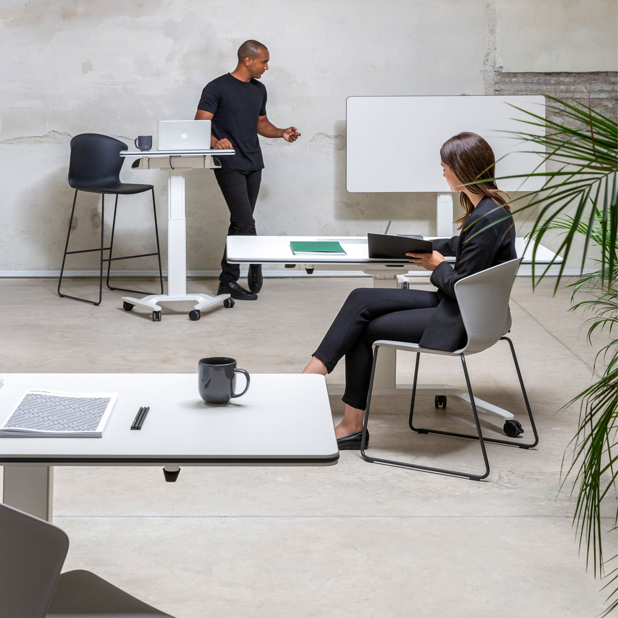 FLEX ATTACK Besucherstuhl | Kufengestell, mit oder ohne Polsterung - 5 Main Image