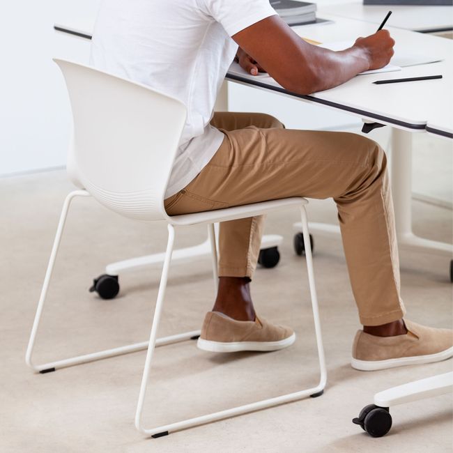 FLEX ATTACK Besucherstuhl | Kufengestell, mit oder ohne Polsterung