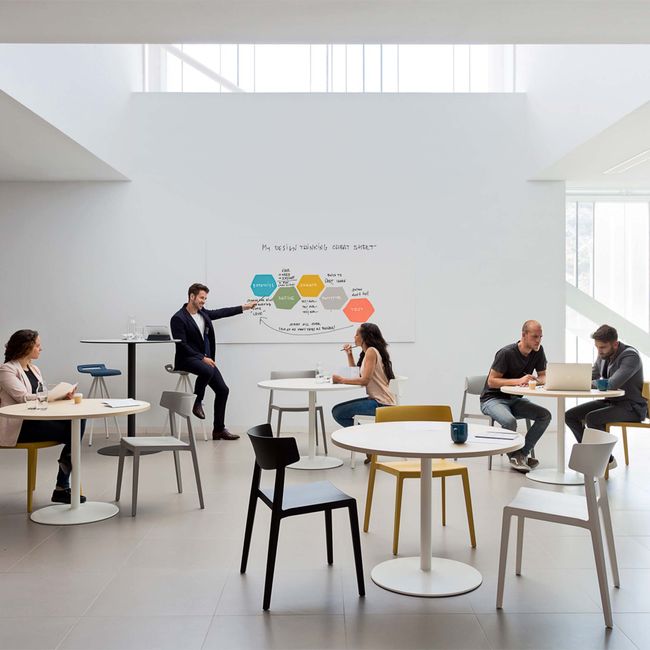 FLY Besucherstuhl | 4-Fuß-Gestell, für den Außeneinsatz geeignet