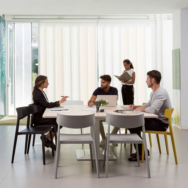 FLY Besucherstuhl | 4-Fuß-Gestell, für den Außeneinsatz geeignet