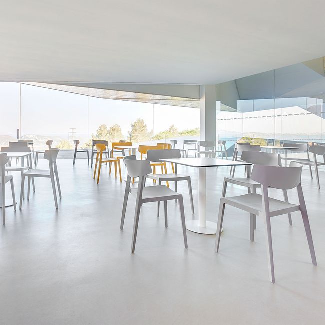 FLY Besucherstuhl | 4-Fuß-Gestell, für den Außeneinsatz geeignet