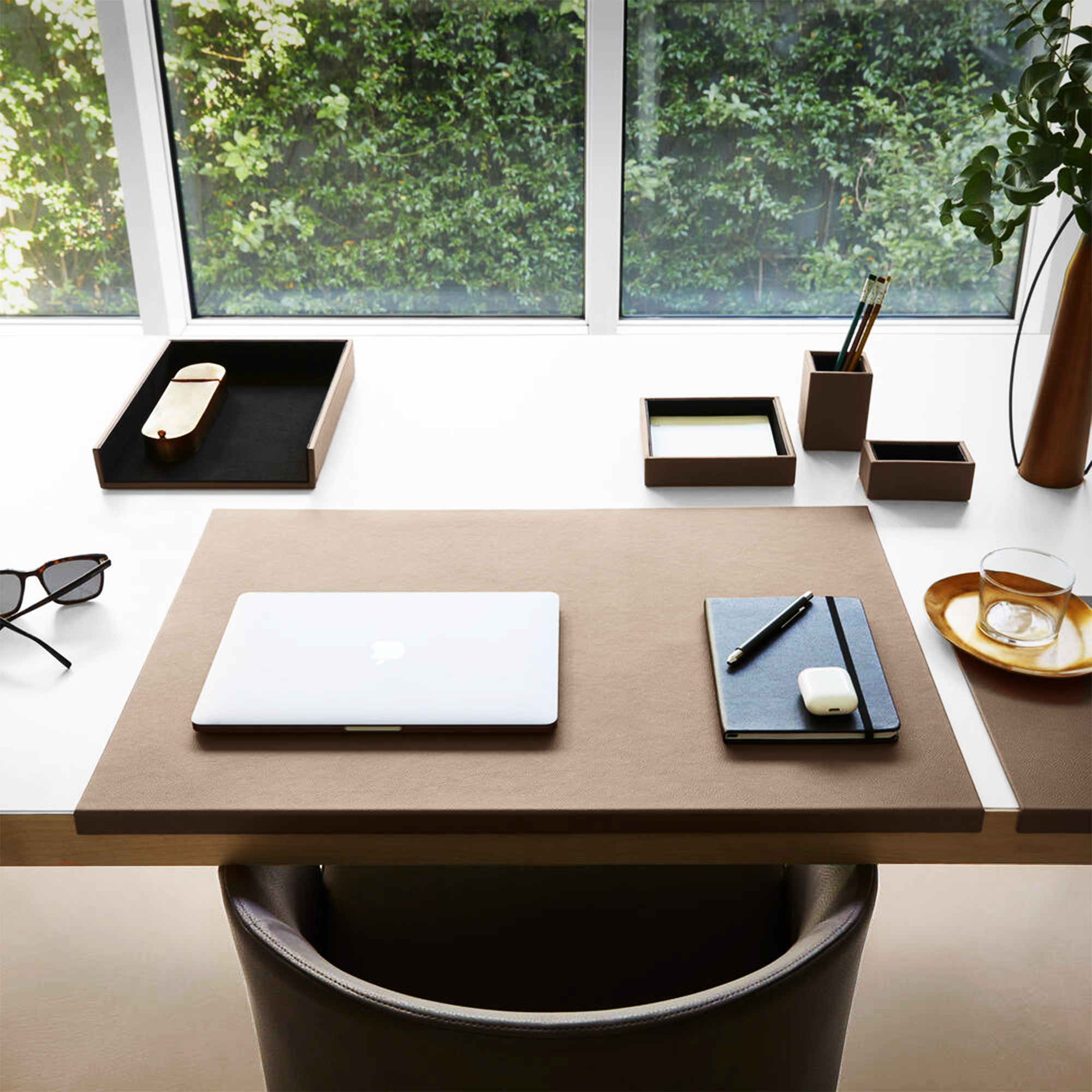 VALENTIA Desk pad | 500–900 mm, with edge protection - 5 Main Image