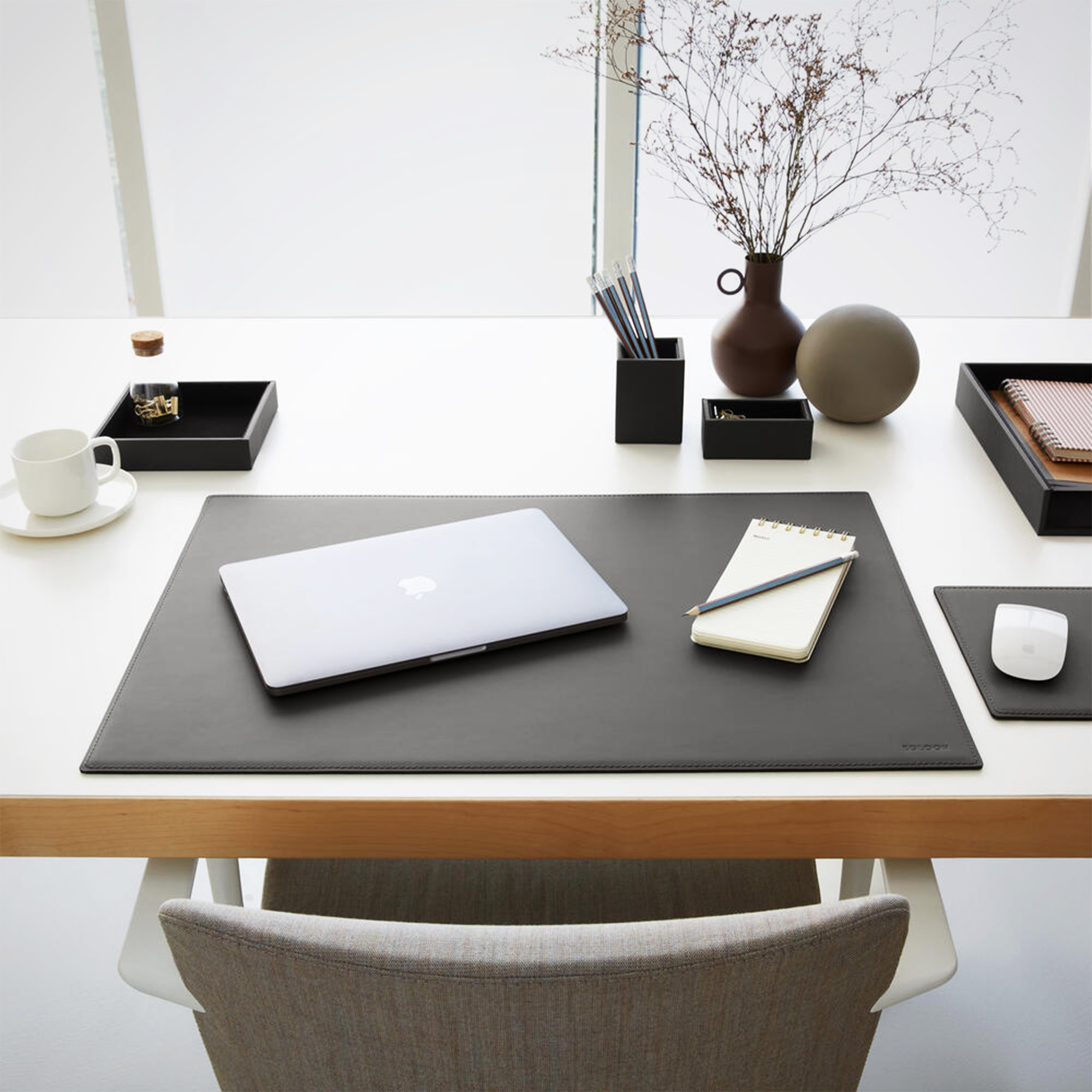 THEMIS Stiftehalter | 70 x 70 mm, Lederbezug - 4 Main Image