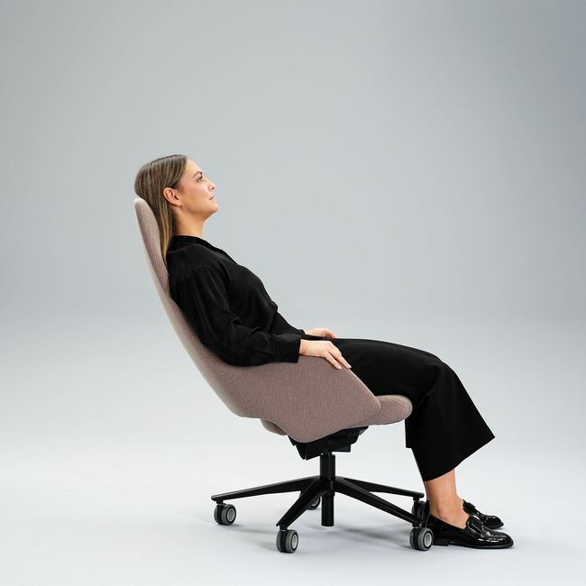 SANDIE Bürodrehstuhl | Hohe Rückenlehne, Synchronmechanik, 5-Stern-Fußkreuz