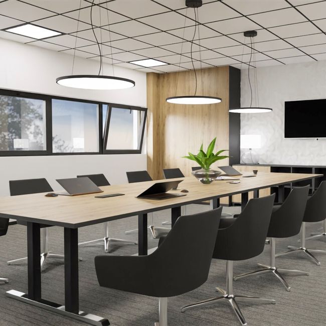 L-Line Konferenztisch | 3200-4800 mm, integrierte Kabelführung, optionale Mediaports