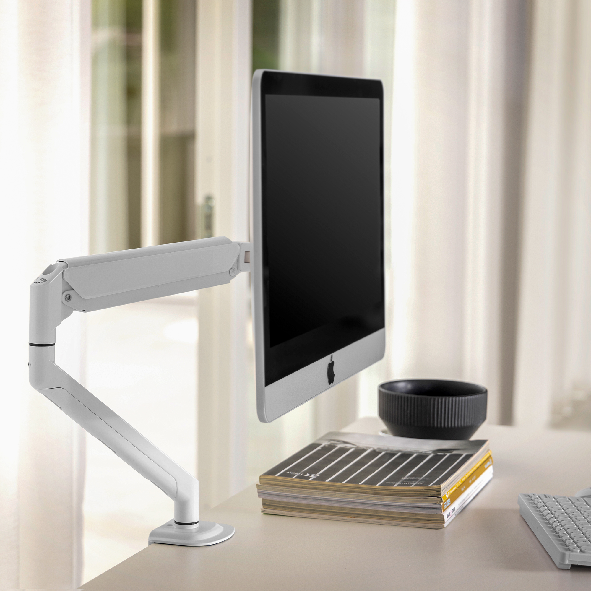 MASTER Monitor Holder | Gas Spring Support, 148-445 mm - 3 Main Image