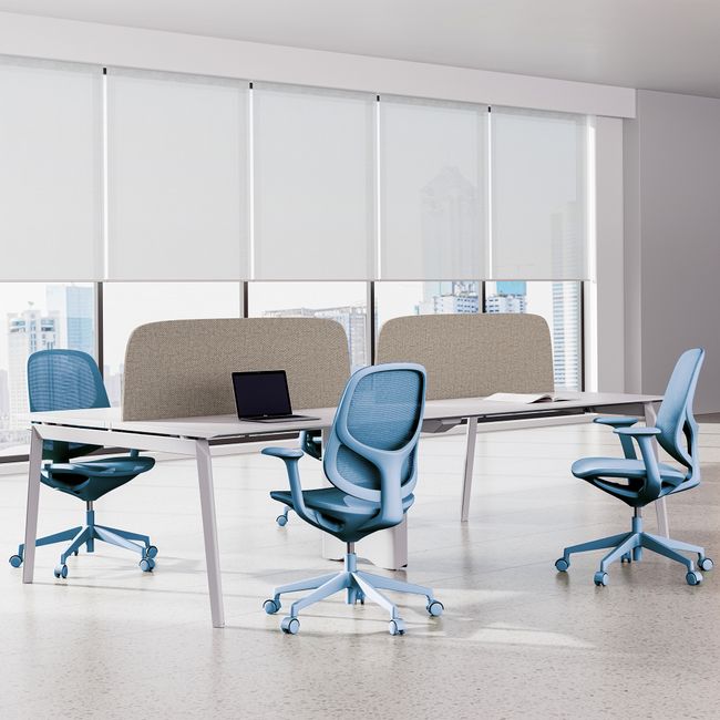 BREATHE Bürodrehstuhl | Feste Armlehnen, 5-Stern-Fußkreuz, Blau