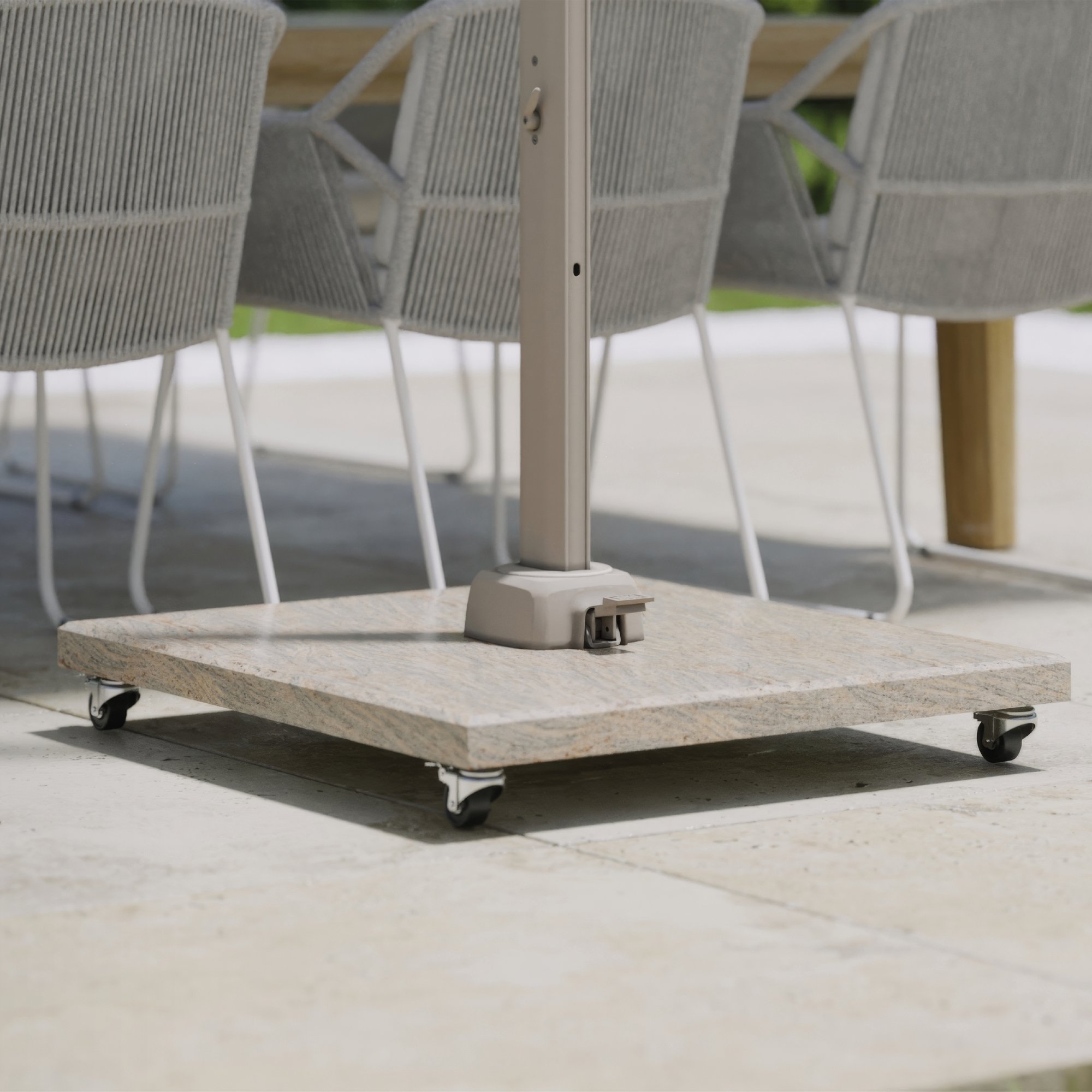 Platinum VENEZIA Schirmständer | Mit Rollen, gerade Ecken, Beige Granit, 90-120 kg - 2 Main Image