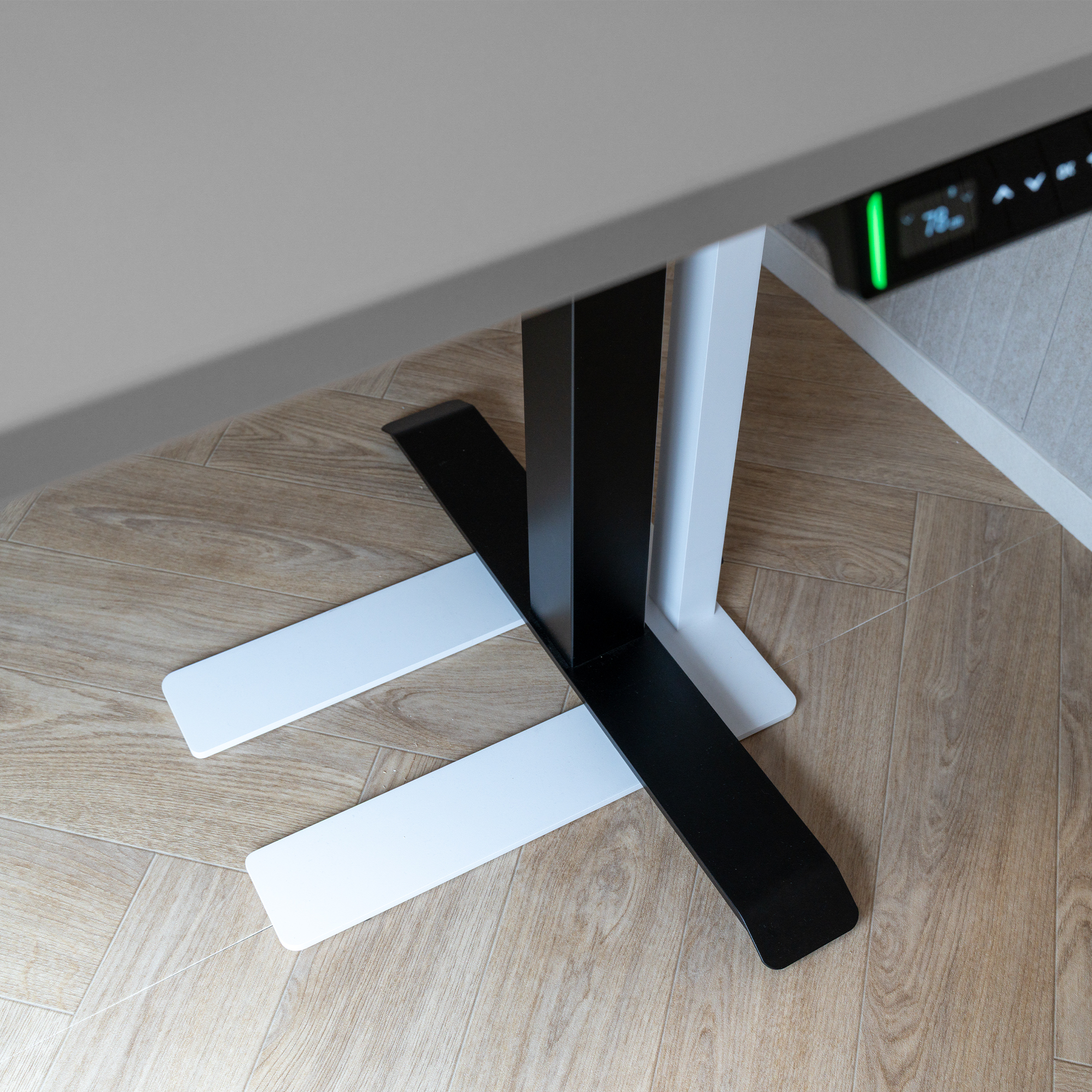 GLORIA Büro-Stehlampe | 13.500 Lumen, Bewegungs- & Tageslichtsensor - 17 Main Image