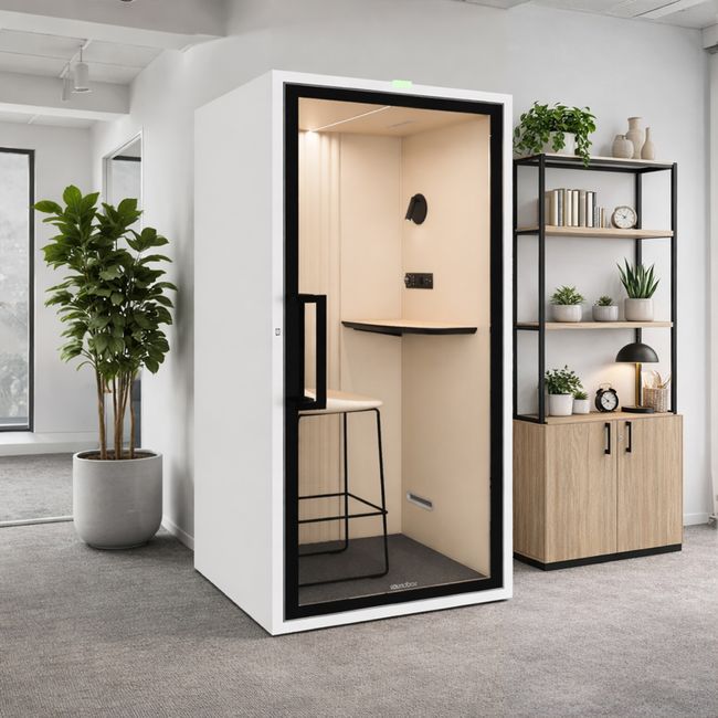 Soundbox ART POD S Telefonbox | Schallschutz Klasse A | Für 1 Person | Tisch & Barhocker | Belüftung, Beleuchtung & Stromversorgung | Für Großraumbüros